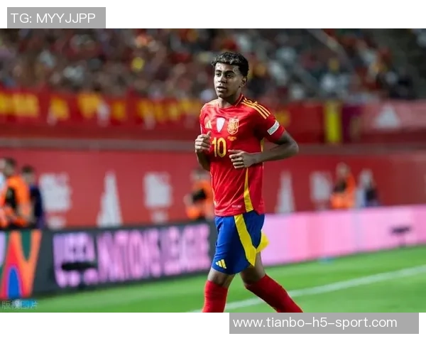 西媒报道亚马尔备战巴黎之战积极训练成为最后离场球员之一